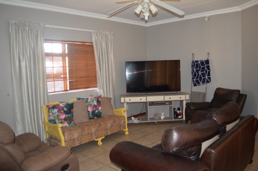 5 Bedroom Property for Sale in Irene Park North West